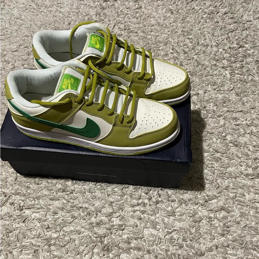 Nike SB Dunks Green Apples